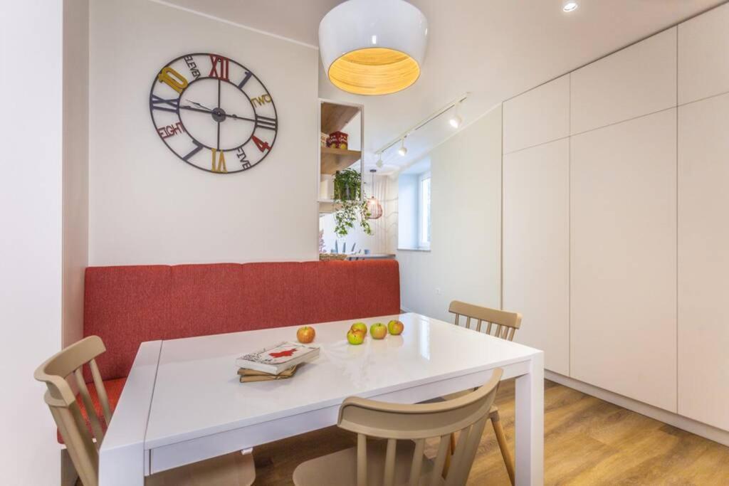 Apartment Evita In The Old Center Of Sunny Koper Exterior foto